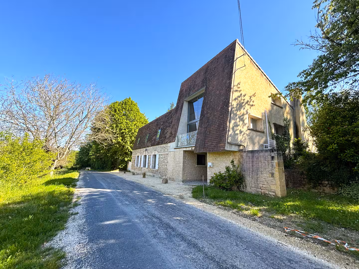 Stone holiday home in the Dordogne, set within a large private garden